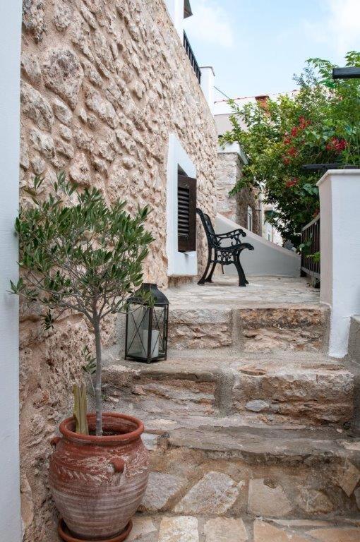 Luca'S Houses Chalki Town Exteriör bild
